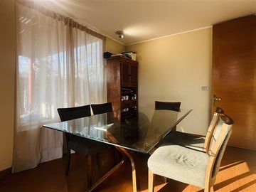 Casa en Venta en VALENZUELA PUELMA, LA REINA