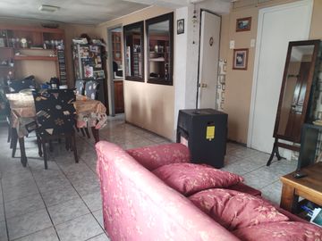 LINDA CASA UBICADA EN TRANQUILO SECTOR RESIDENCIAL