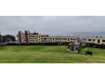 Departamento, Amplio, Vista Al Mar, Abundante Sol.
