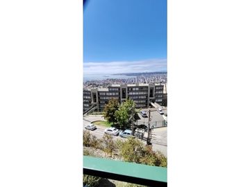 Departamento, Amplio, Vista Al Mar, Abundante Sol.