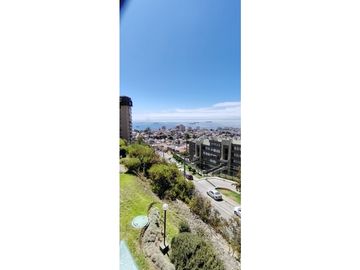 Departamento, Amplio, Vista Al Mar, Abundante Sol.