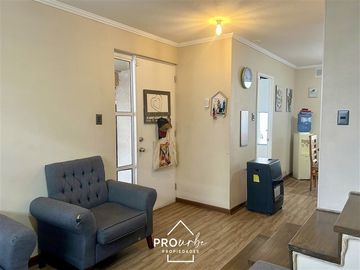 Casa en Venta en Casa con Excelente Distribución, 3D 2B de 2 Pisos, Baquedano, SanBernardo