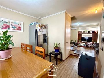 Casa en Venta en Casa con Excelente Distribución, 3D 2B de 2 Pisos, Baquedano, SanBernardo