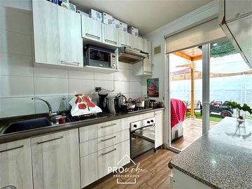 Casa en Venta en Casa con Excelente Distribución, 3D 2B de 2 Pisos, Baquedano, SanBernardo