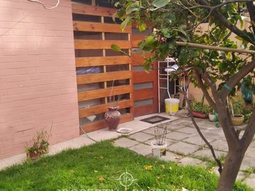 Se vende linda y bien ubicada casa en la comuna de Maipu.