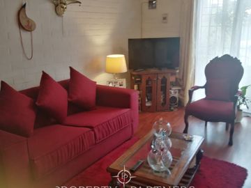 Se vende linda y bien ubicada casa en la comuna de Maipu.
