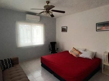 Casa en Venta Villas del Sol,a Media cuadra de la Av. 60 Merida, Yucatan