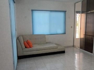 Casa en Venta Villas del Sol,a Media cuadra de la Av. 60 Merida, Yucatan