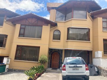 Casa en  Santa Lucia Alto Conjunto Mirador del Pichinca