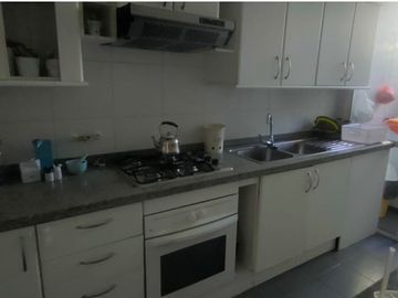 Excelente departamento en ciudad empresarial