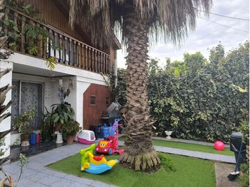 Venta de amplia y cómoda Casa en Maipú