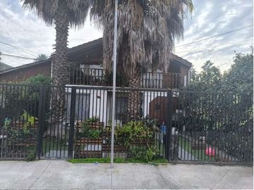 Venta de amplia y cómoda Casa en Maipú