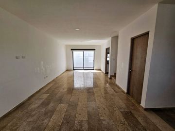Casa en venta en esquina Parque Aguascalientes Lomas de Angelopolis Puebla