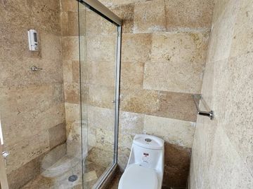 Casa en venta en esquina Parque Aguascalientes Lomas de Angelopolis Puebla
