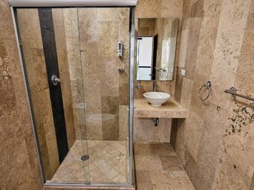Casa en venta en esquina Parque Aguascalientes Lomas de Angelopolis Puebla