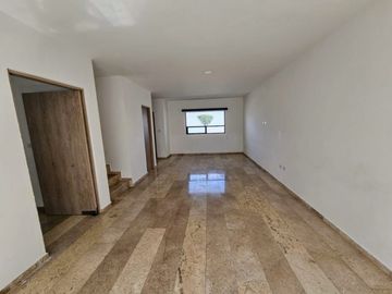 Casa en venta en esquina Parque Aguascalientes Lomas de Angelopolis Puebla
