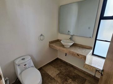 Casa en venta en esquina Parque Aguascalientes Lomas de Angelopolis Puebla