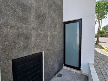 Casa en venta en esquina Parque Aguascalientes Lomas de Angelopolis Puebla