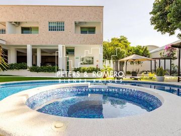 Casa en Venta en Jardines de Cuernavaca con Uso para Hotel