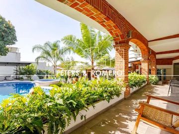 Casa en Venta en Jardines de Cuernavaca con Uso para Hotel