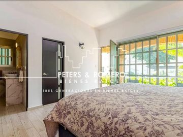 Casa en Venta en Jardines de Cuernavaca con Uso para Hotel