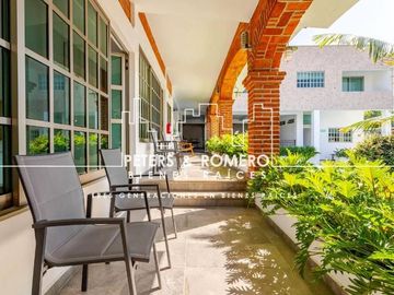 Casa en Venta en Jardines de Cuernavaca con Uso para Hotel