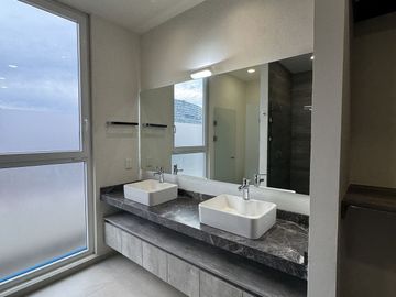 PENTHOUSE EN VENTA DE 3 RECÁMARAS MÁS CUARTO DE TELE