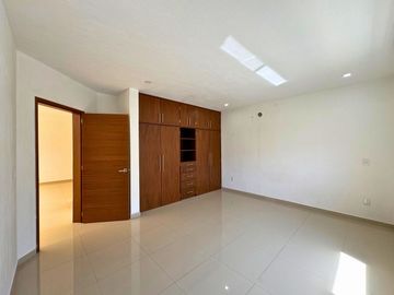 CASA EN VENTA EN BOSQUES DE SANTA ANITA