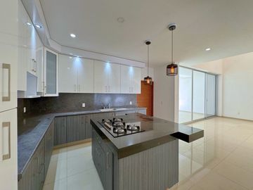 CASA EN VENTA EN BOSQUES DE SANTA ANITA