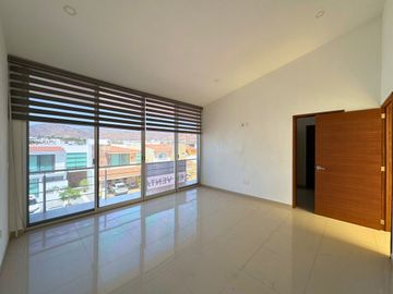 CASA EN VENTA EN BOSQUES DE SANTA ANITA