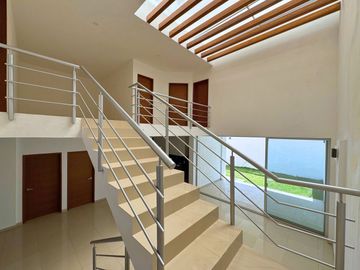 CASA EN VENTA EN BOSQUES DE SANTA ANITA