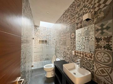 CASA EN VENTA EN BOSQUES DE SANTA ANITA