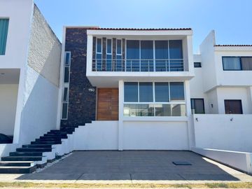 CASA EN VENTA EN BOSQUES DE SANTA ANITA