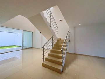 CASA EN VENTA EN BOSQUES DE SANTA ANITA