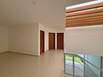 CASA EN VENTA EN BOSQUES DE SANTA ANITA