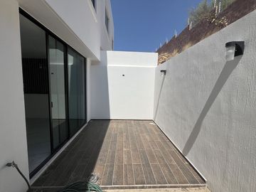 Casa NUEVA en Venta en Coto ALBAZUR en Santa Anita, Tlajomulco de Zuñiga.