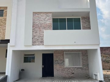 Casa NUEVA en Venta en Coto ALBAZUR en Santa Anita, Tlajomulco de Zuñiga.
