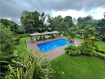 VENTA O ALQUILER CASA DE LUJO ALTOS DE GOLF MODERNA CON PISCINA
