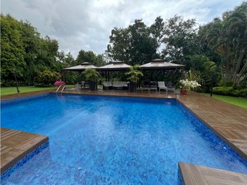 VENTA O ALQUILER CASA DE LUJO ALTOS DE GOLF MODERNA CON PISCINA
