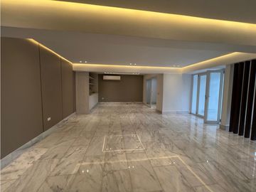 VENTA O ALQUILER CASA DE LUJO ALTOS DE GOLF MODERNA CON PISCINA