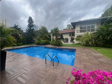 VENTA O ALQUILER CASA DE LUJO ALTOS DE GOLF MODERNA CON PISCINA