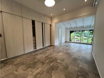 VENTA O ALQUILER CASA DE LUJO ALTOS DE GOLF MODERNA CON PISCINA