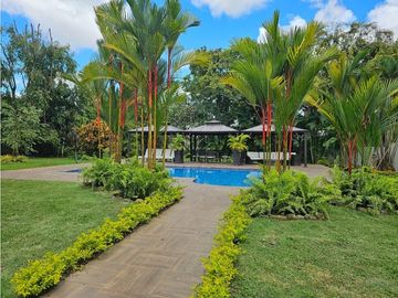 VENTA O ALQUILER CASA DE LUJO ALTOS DE GOLF MODERNA CON PISCINA