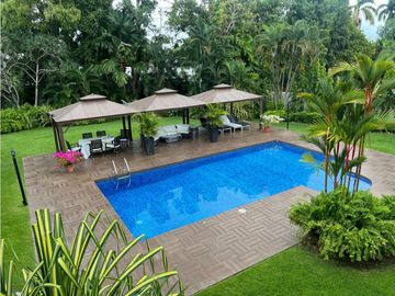 VENTA O ALQUILER CASA DE LUJO ALTOS DE GOLF MODERNA CON PISCINA