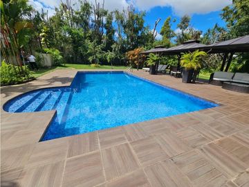 VENTA O ALQUILER CASA DE LUJO ALTOS DE GOLF MODERNA CON PISCINA