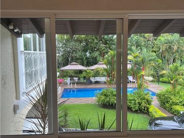 VENTA O ALQUILER CASA DE LUJO ALTOS DE GOLF MODERNA CON PISCINA