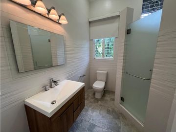 VENTA O ALQUILER CASA DE LUJO ALTOS DE GOLF MODERNA CON PISCINA