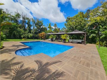 VENTA O ALQUILER CASA DE LUJO ALTOS DE GOLF MODERNA CON PISCINA