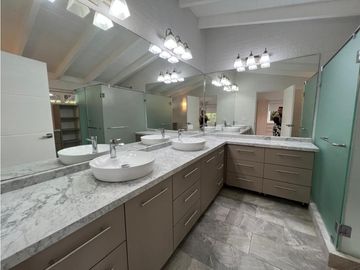 VENTA O ALQUILER CASA DE LUJO ALTOS DE GOLF MODERNA CON PISCINA