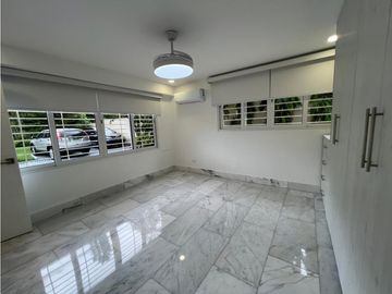 VENTA O ALQUILER CASA DE LUJO ALTOS DE GOLF MODERNA CON PISCINA